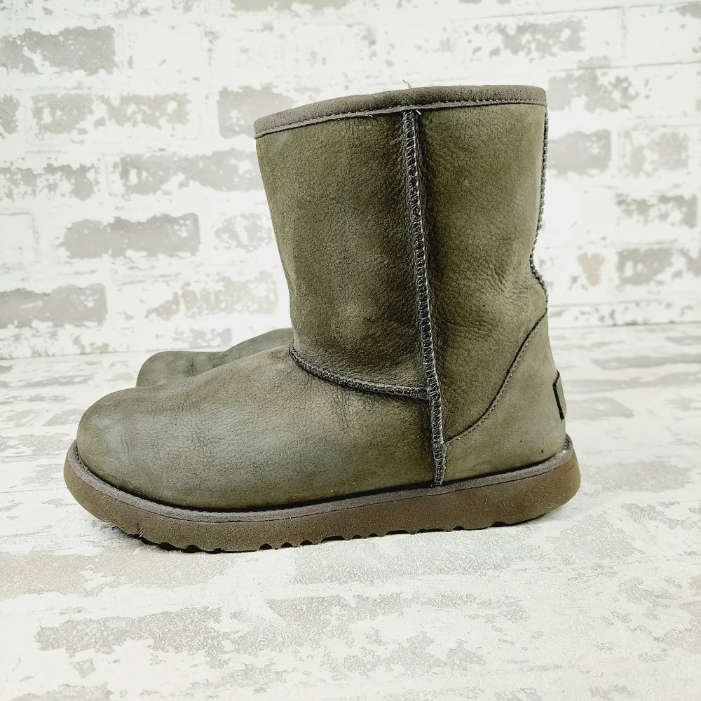 UGG Classic Short Weather Gray Suede Leather Ankle Winter Boots A790
